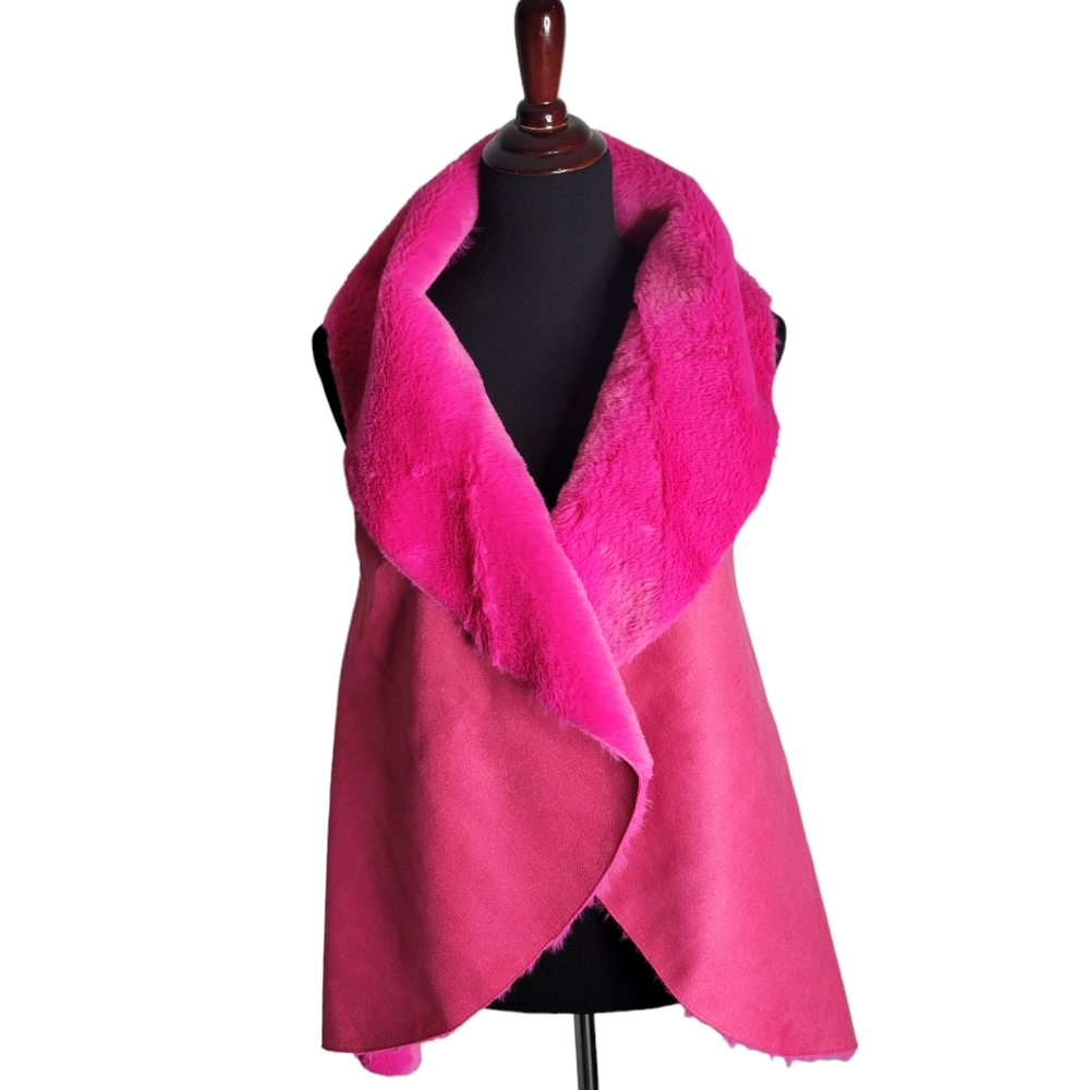 🔥 BUNDLE DEAL: 3 for $25 OR 5 for $50 Pink Faux Fur Vest Size S/M
